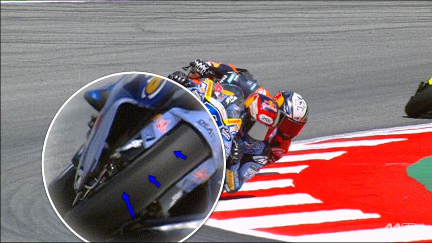 La gomma di Marquez rovinata dopo la sprint: l'analisi