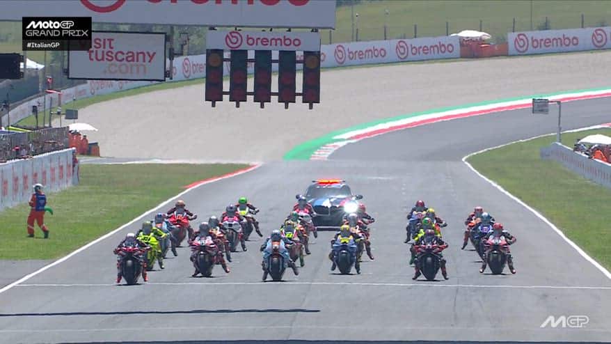 Gp Mugello, la partenza e il primo giro della MotoGP