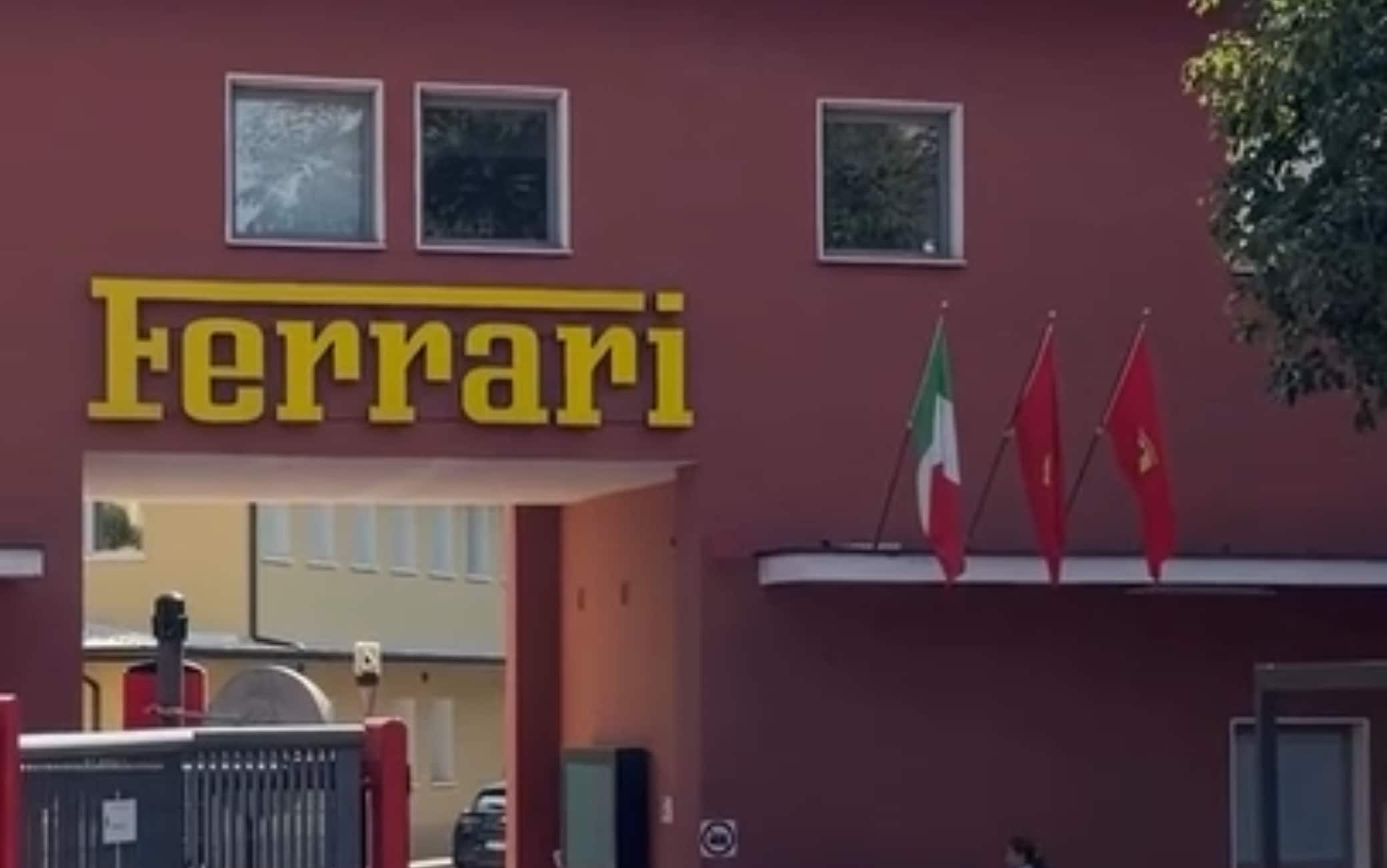 F1, Leclerc vince il Gp di Silverston: bandiere issate a Maranello. VIDEO