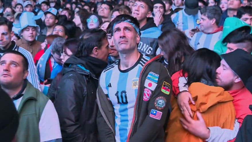 Le lacrime dei tifosi argentini al fischio finale