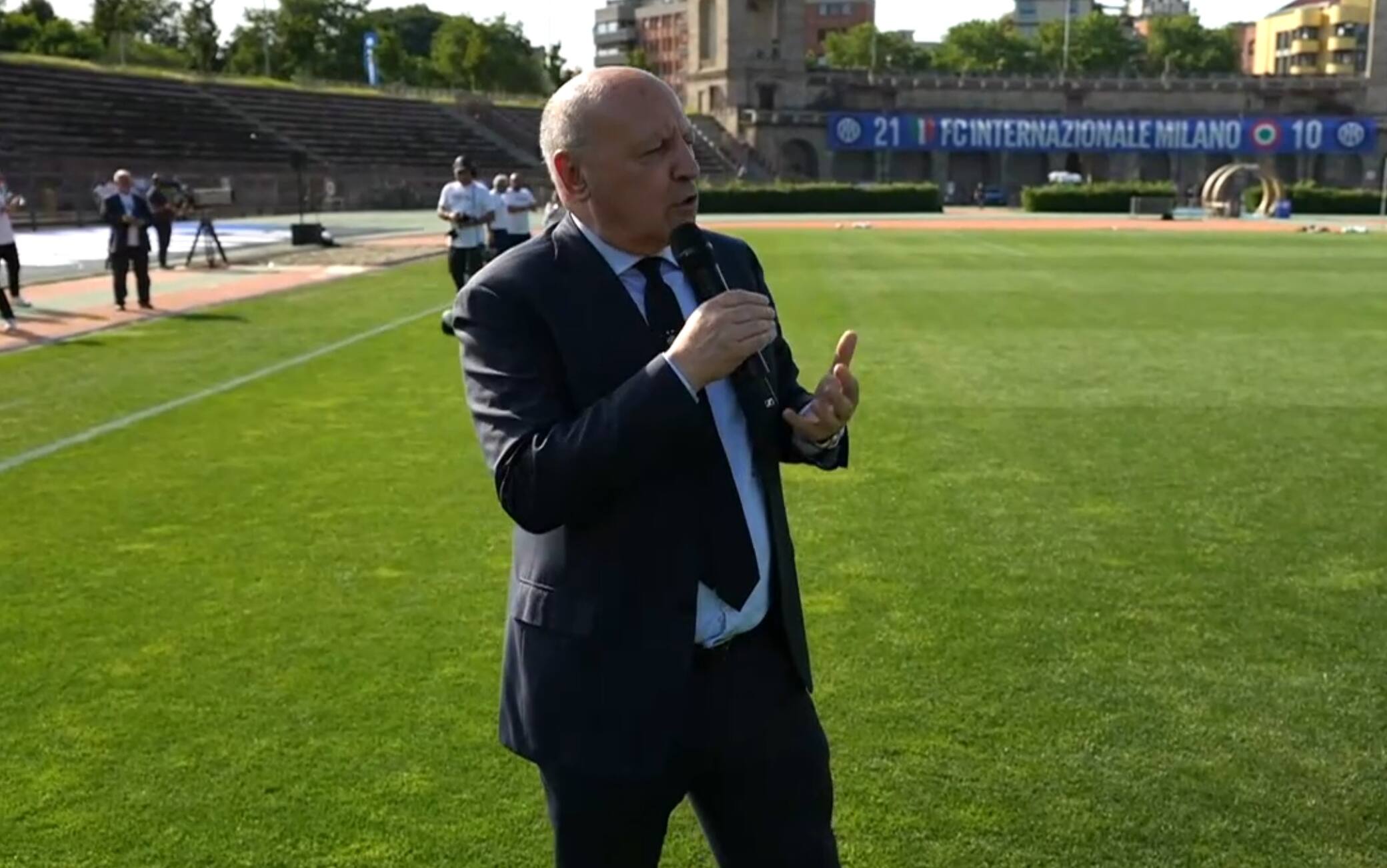 Marotta: "A Milano solo l'Inter ha due stelle, in città ci siamo solo noi"