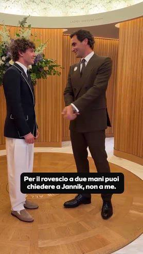 Federer ad Antonelli: "Rovescio a due mani? Chiedi a Sinner"