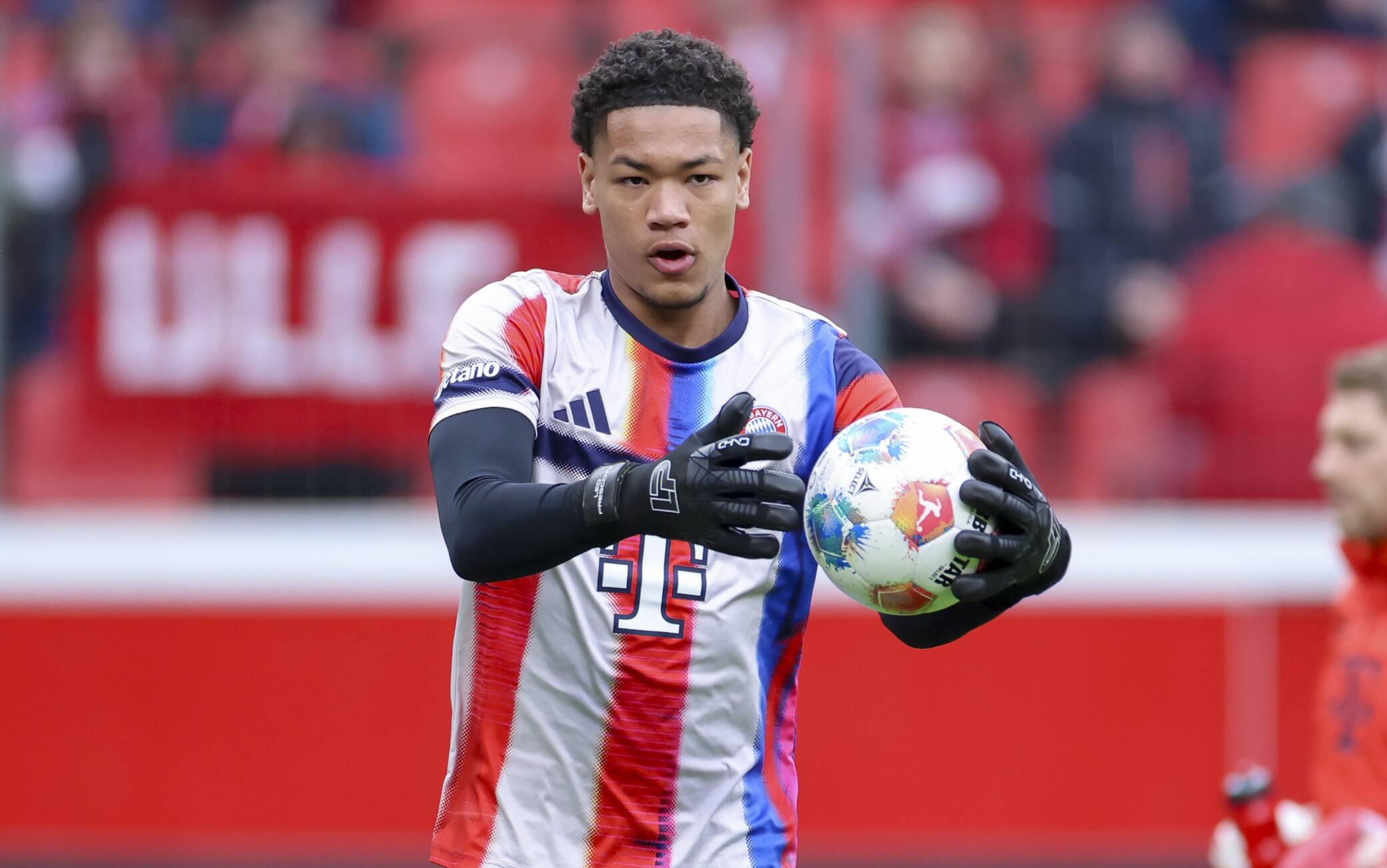 Bayern Monaco, emergenza portieri: un 16enne titolare contro l'Atalanta?