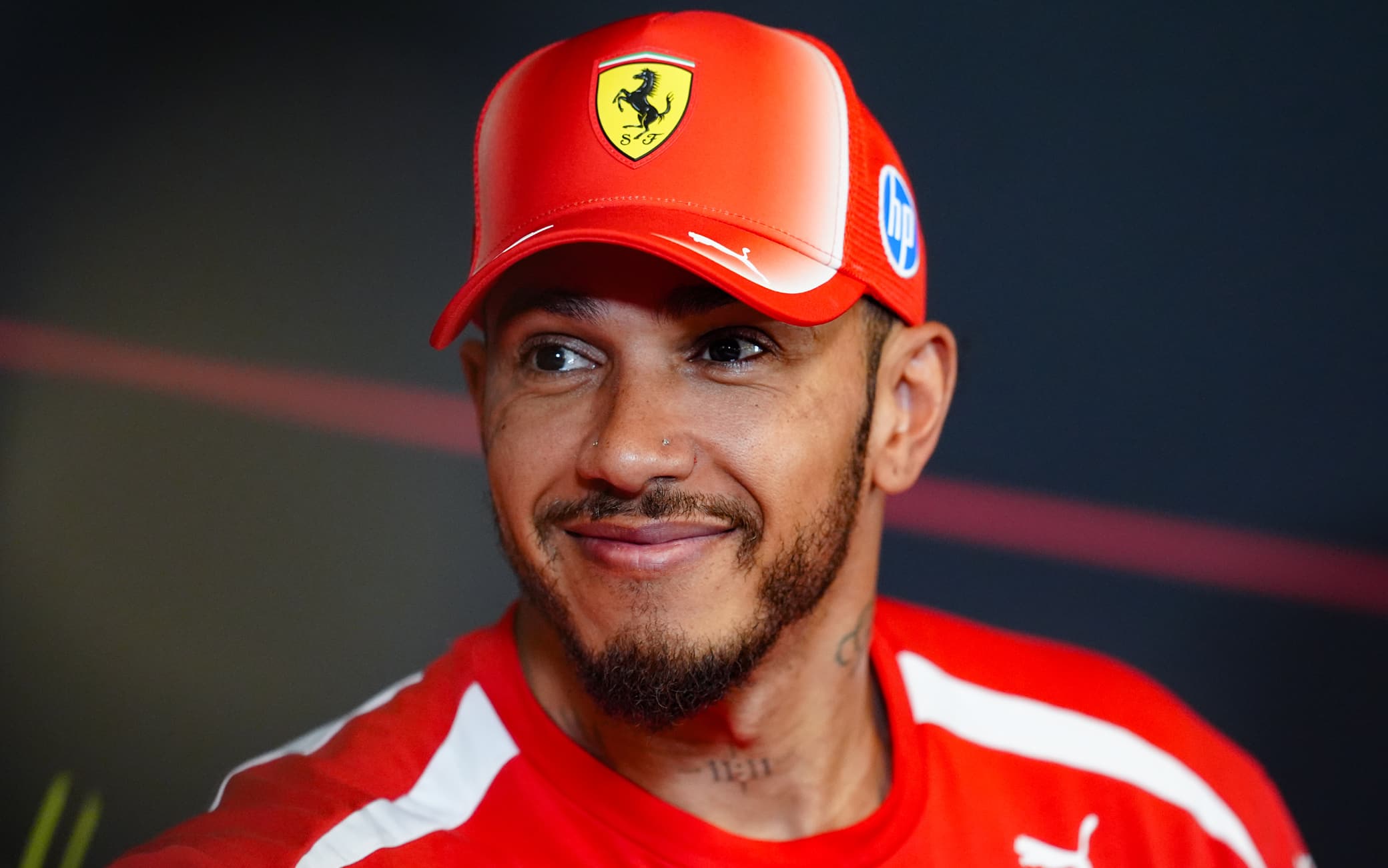 Hamilton: "Aggiornamenti ok per la Ferrari a Barcellona, ora continuiamo a spingere"