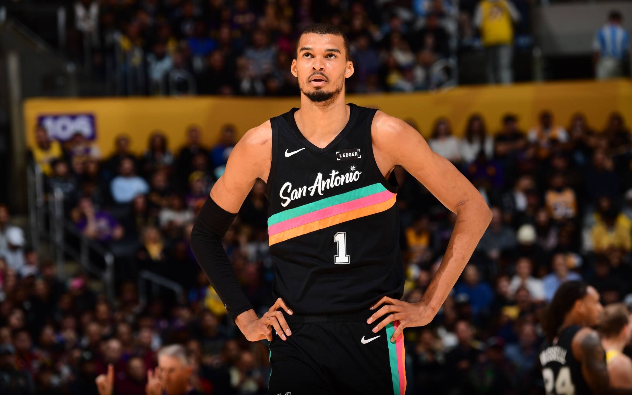 NBA, Victor Wembanyama mostruoso: 37 punti in un tempo coi Lakers. VIDEO