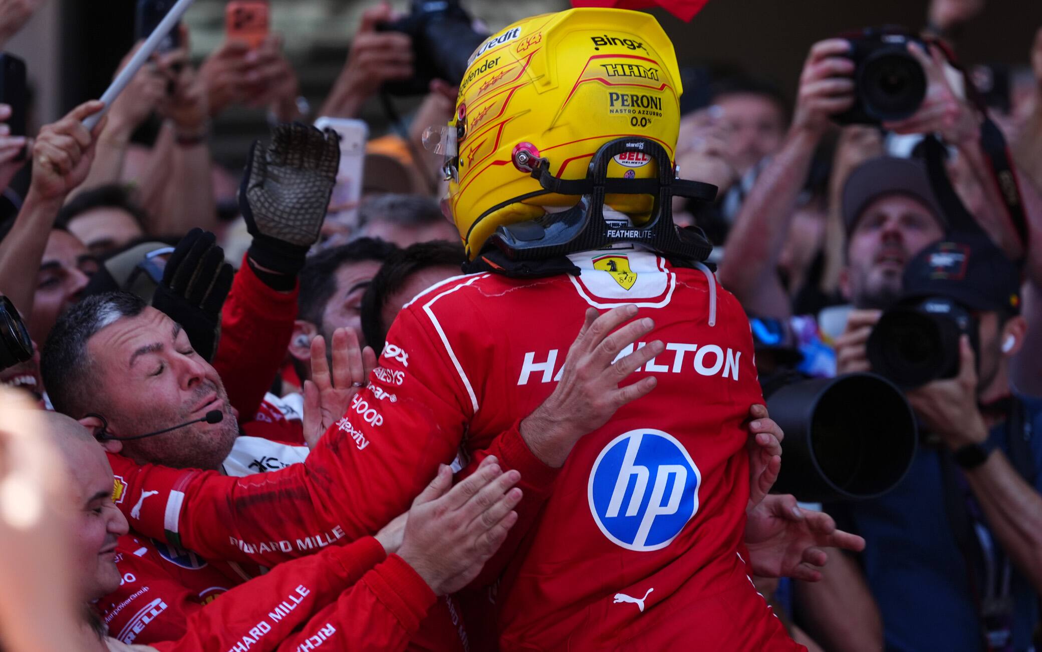 Hamilton dopo il GP Barcellona: "Vincere con Ferrari è unico. E non è finita...". VIDEO