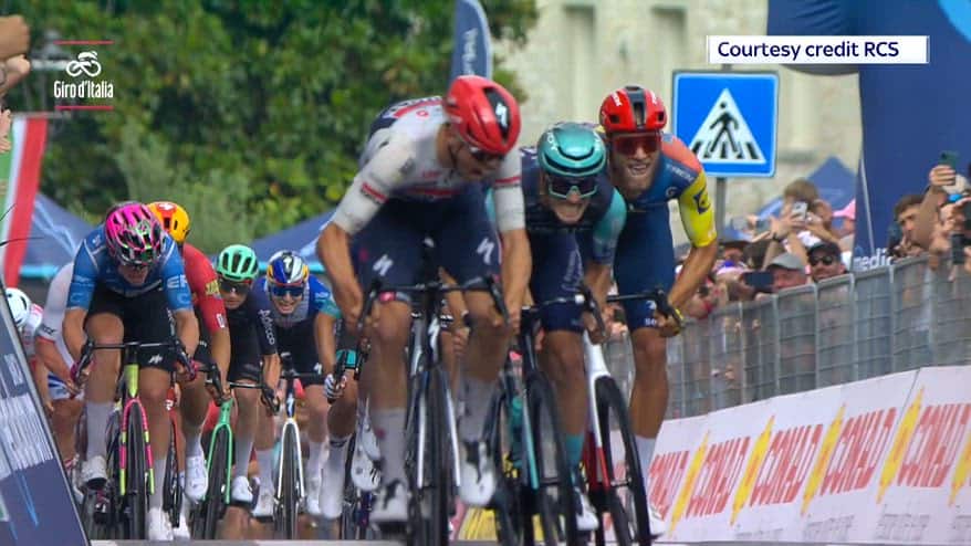 Giro d'Italia, Magnier vince a Pieve di Soligo: Milan 3°