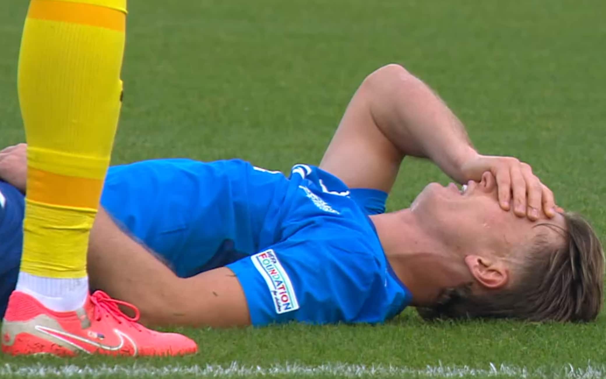 Infortunio Gudmundsson, problemi alla spalla in Islandia-Estonia: cambio forzato. Le news