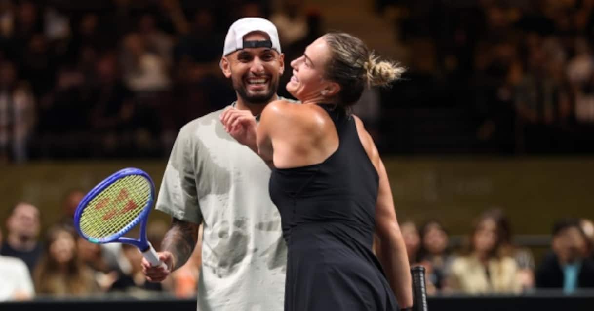 https://sport.sky.it/assets/images/abba47aed2eacd4ea8702c8bfbeecee567d0406d/skysport/it/tennis/2025/12/28/sabalenka-kyrgios-dubai-battaglia-sessi-foto/kyrgios_sabalenka_og.jpg?im=Resize,width=1218