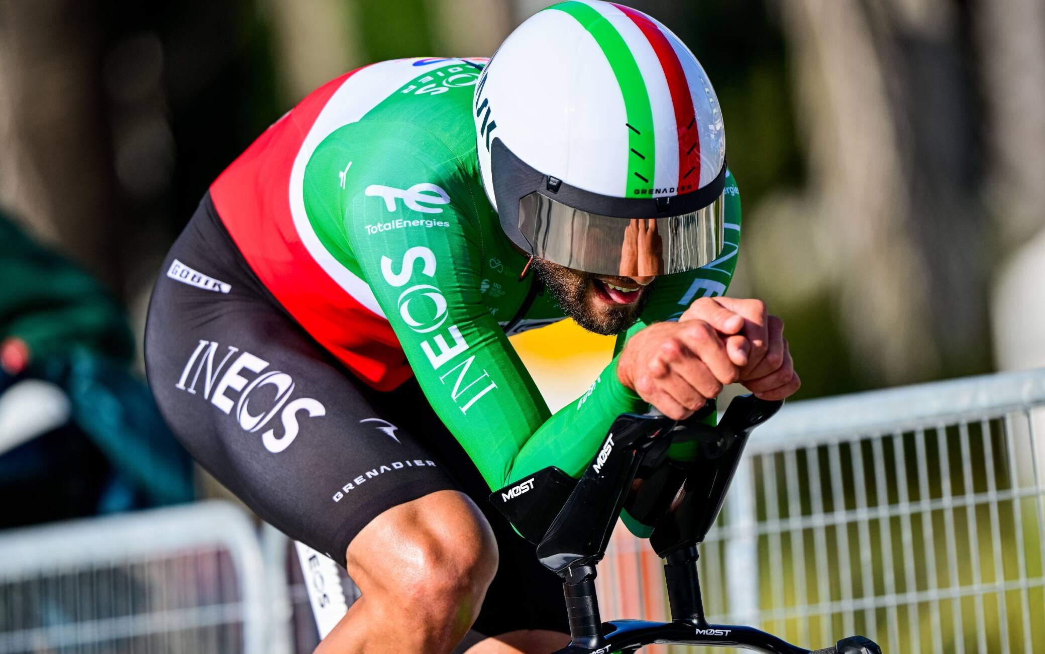 Tirreno-Adriatico 2026: Filippo Ganna vince la prima tappa a cronometro