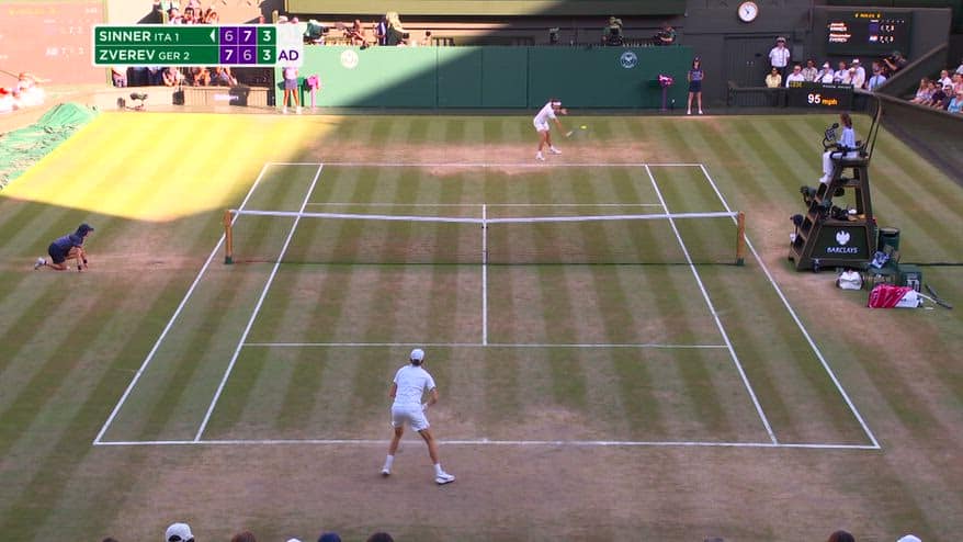 Zverev scivola sulla palla break, Sinner lo aiuta