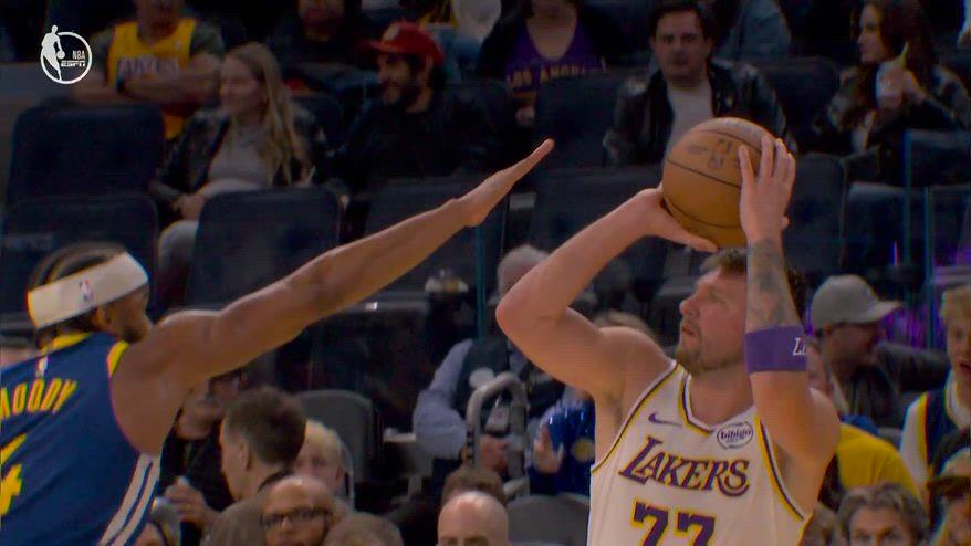 NBA, Doncic comincia il secondo tempo con 4 triple in fila