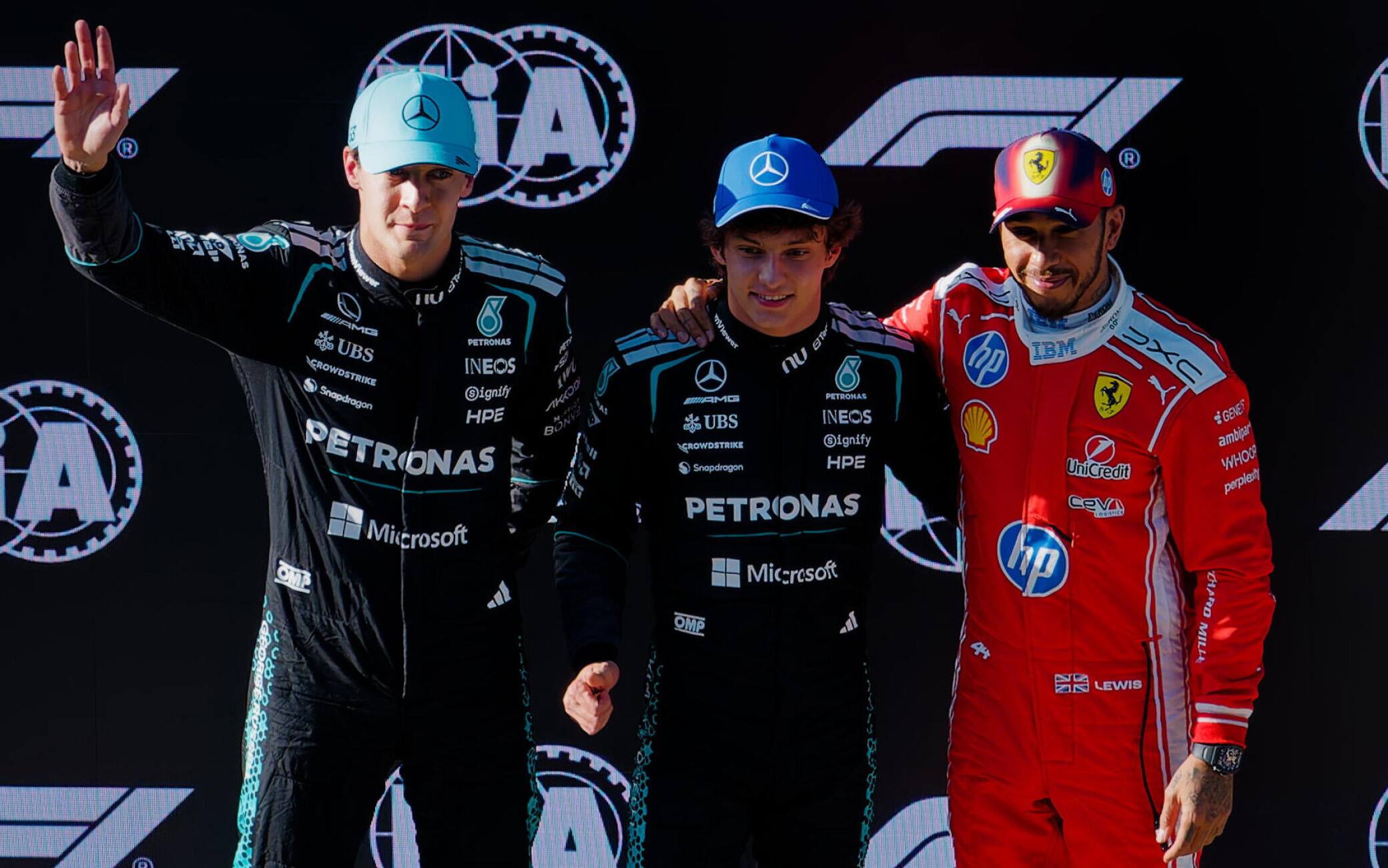 Antonelli, ora la pressione aumenta nel GP Cina. E con Russell... VIDEO