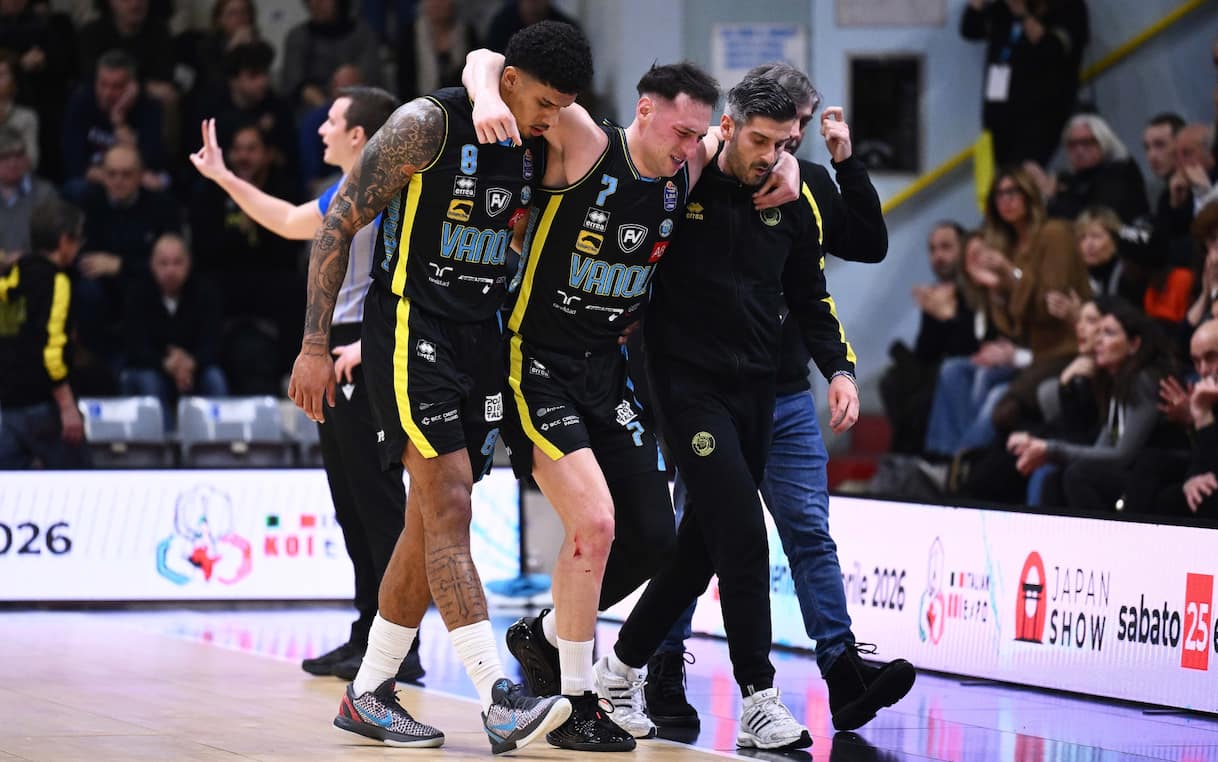 https://sport.sky.it/assets/images/af778b57e86c6b22006a0d653e6380f76cebca80/skysport/it/basket/video/2026/02/07/davide-casarin-infortunio-video-basket-1072709/casarin_cremona_ciamillo.jpg?im=Resize,width=1218