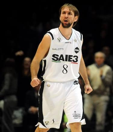 poeta_bologna_basket_getty