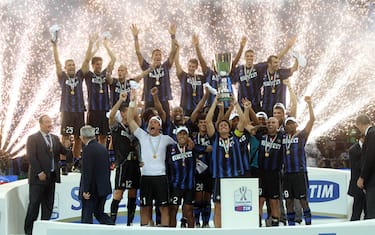 inter_roma_supercoppa_esulta_premiazione