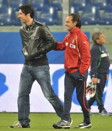 buffon_prandelli_italia_ansa