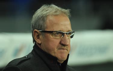 TURIN, ITALY - DECEMBER 12:  Juventus FC head coach Luigi Del Neri looks on prior to the Serie A match between Juventus FC and SS Lazio at Olimpico Stadium on December 12, 2010 in Turin, Italy.  (Photo by Valerio Pennicino/Getty Images) *** Local Caption *** Luigi Del Neri