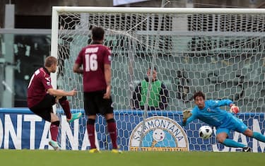 federico_dionisi_rigore_livorno_bari_getty