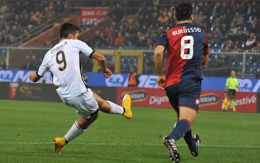 genoa_palermo_dybala_burdisso