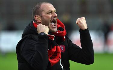 PERUGIA, ITALY - MARCH 05:  Pierpaolo Bisoli head coach of AC Perugia celebrates the victory after the Serie B match between AC Perugia and Ternana Calcio at Stadio Renato Curi on March 5, 2016 in Perugia, Italy.  (Photo by Giuseppe Bellini/Getty Images)