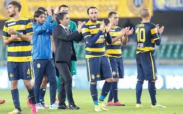 Foto LaPresse/Emanuele Pennacchio 
13/11/2016 Verona (Italia) 
Sport Calcio 
Hellas Verona vs Novara - Campionato di calcio Serie B ConTe.it 2016/2017 - Stadio "Marcantonio Bentegodi" 
Nella foto: i giocatori dell Hellas Verona salutano i tifosi a fine gara 

Photo LaPresse/Emanuele Pennacchio 
November 13, 2016 Verona (Italy) 
Sport Soccer 
Hellas Verona vs Novara - Italian Football Championship League B ConTe.it 2016/2017 - "Marcantonio Bentegodi" Stadium 
In the pic: Hellas Verona players greet fans after the match