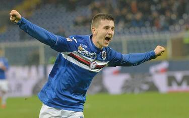 Sampdoria's David Ivan jubilates after scoring the goal of 2-0 during the Italian Serie A  soccer match Uc Sampdoria vs Us Palermo at Luigi Ferraris stadium in Genoa, Italy, 20 December 2015. ANSA/LUCA ZENNARO