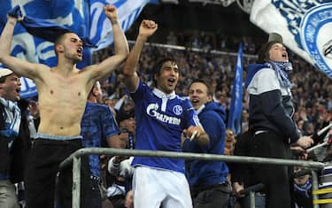 raul_tifosi_schalke_getty