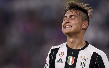 Foto LaPresse - Daniele Badolato
14/09/2016 Torino ( Italia )
Sport Calcio
Juventus - Siviglia
Champions League 2016 2017 - Gironi di qualificazione Matchday 1 
Nella foto: Paulo Dybala

Photo LaPresse - Daniele Badolato
14 September 2016 Turin ( Italy )
Sport Soccer
Juventus - Siviglia
Champions League 2016 2017 - Group Stage Matchday 1
In the pic: Paulo Dybala