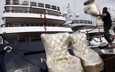 L'imbarcazione  "Force blu " in una foto di archivio. E' stato sequestrato al largo della Spezia il "Force Blue" il megayacht in uso a Flavio Briatore. L'ipotesi di reato è contrabbando.
ANSA/MAC

