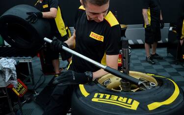 pirelli_yellow_soft_2014