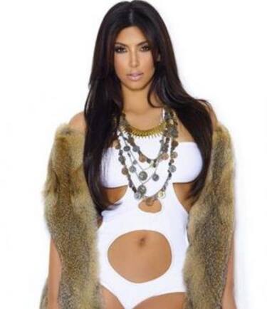 kim_kardashia_superbowl_fb