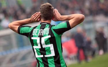 Sassuolo's  Domenico Berardi jubilates  after scoring the goal during the Italian Serie A soccer match US Sassuolo vs SS Lazio at Mapei Stadium in Reggio Emilia,Italy, 18 October 2015.ANSA/ELISABETTA BARACCHI
