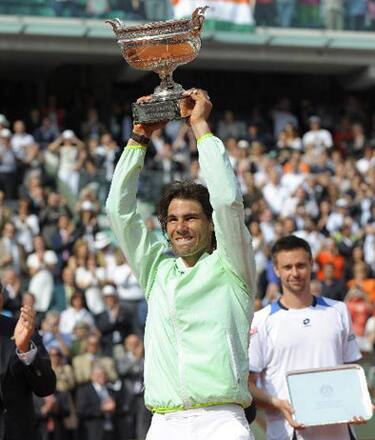 sport_tennis_roland_garros_2010_nadal_trofeo_ansa