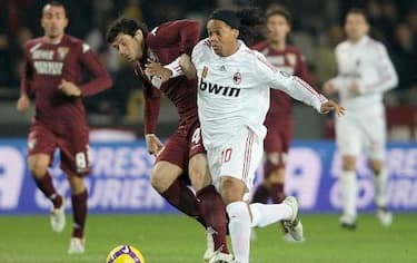 dzemali_ronaldinho_torino_milan_548x345