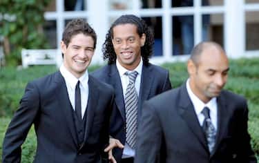 pato_ronaldinho_emerson_visita_presidente_lula_548