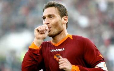 totti_esultanza_ciucciotto