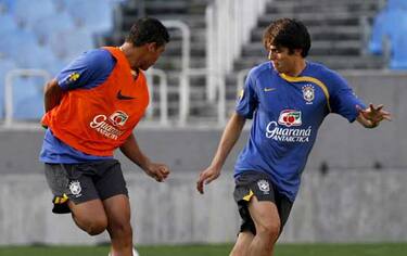 thiago_silva_kaka_548
