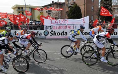 tirreno_adriatico_striscione_protesta_lavoratori