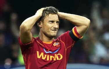 totti_mani_in_testa_548x345