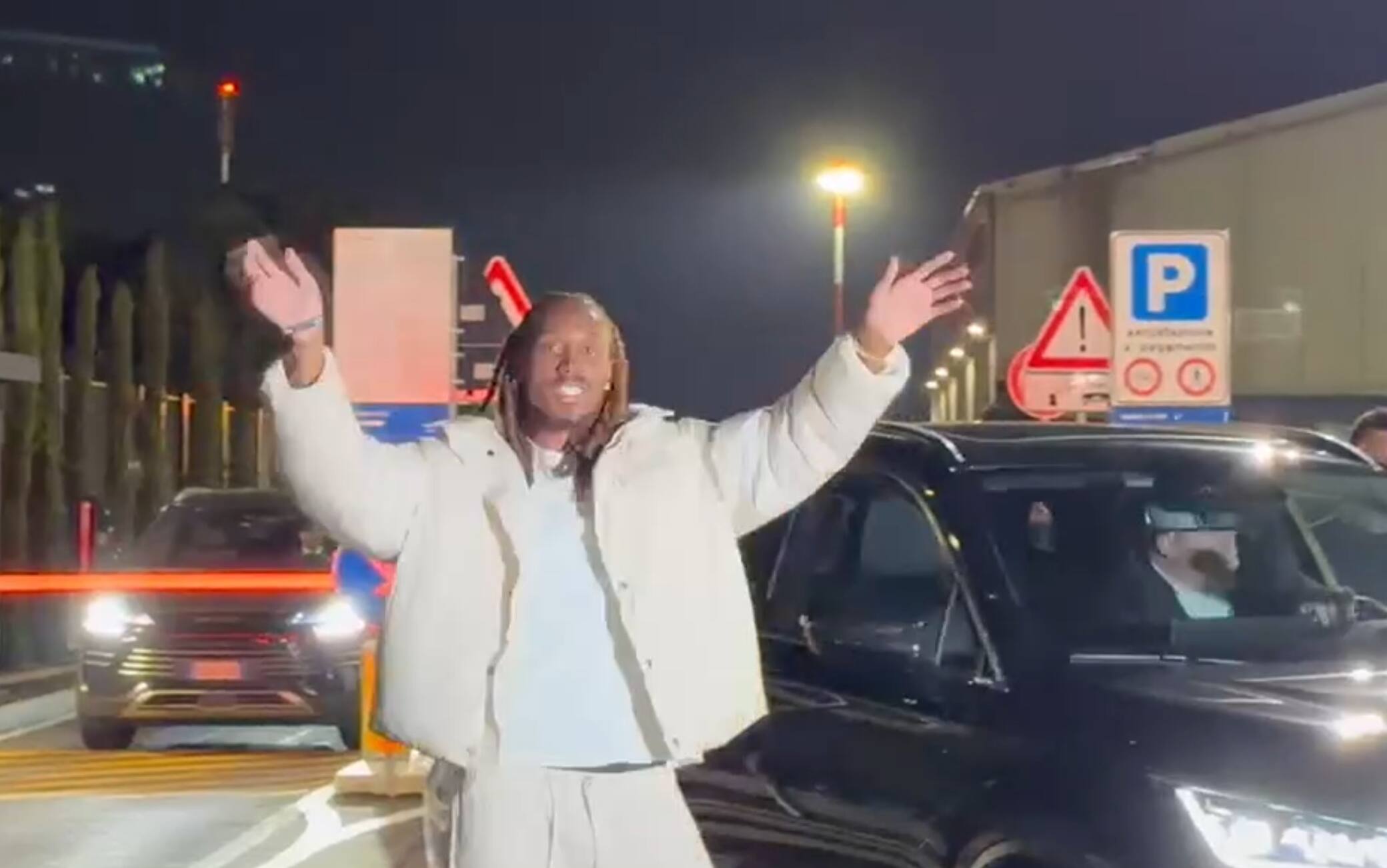 Inter, Spence è arrivato a Milano: il video e le sue prime parole