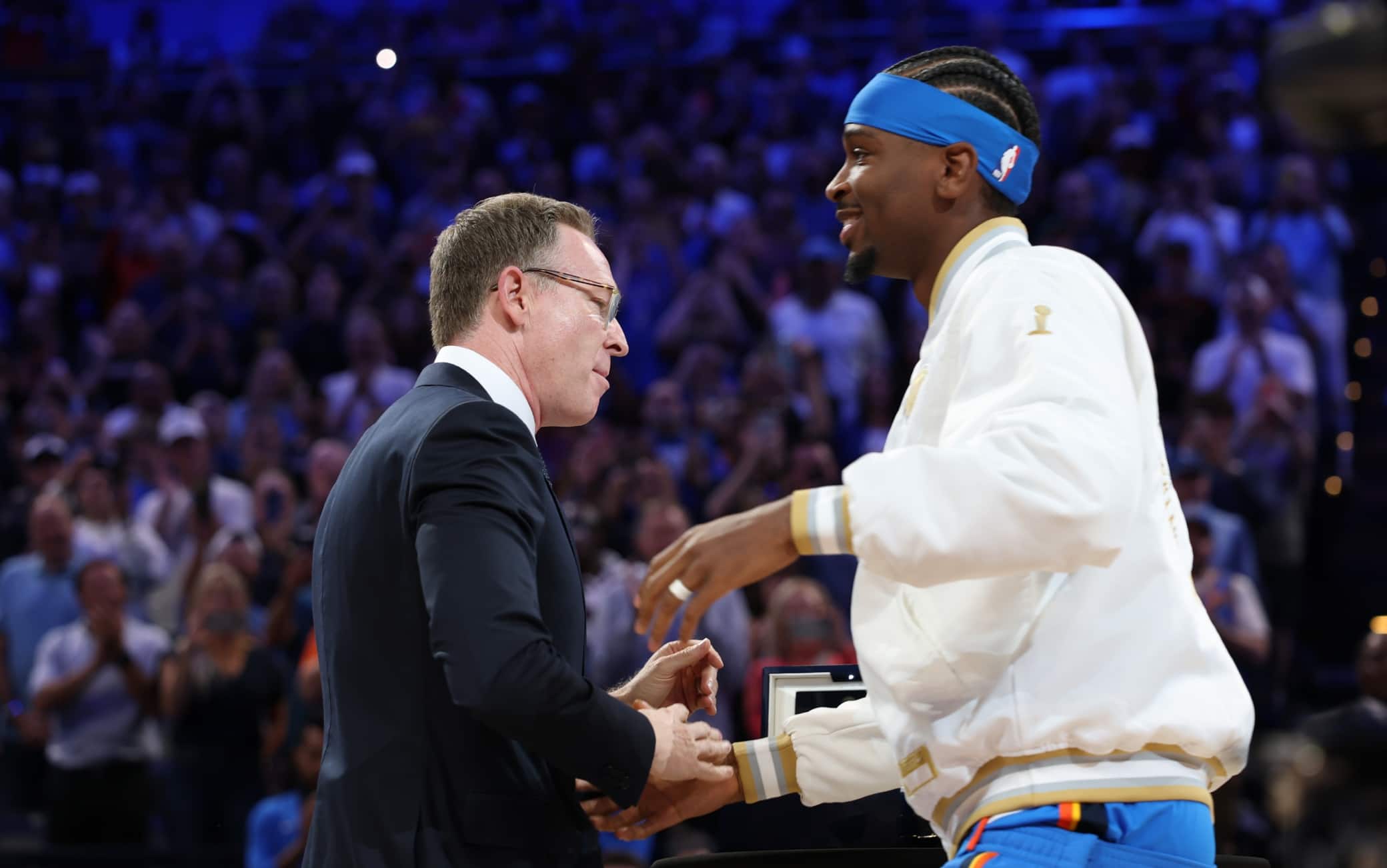 NBA, Sam Presti difende SGA: "Gioca contro sei persone: cinque avversari e i social media"