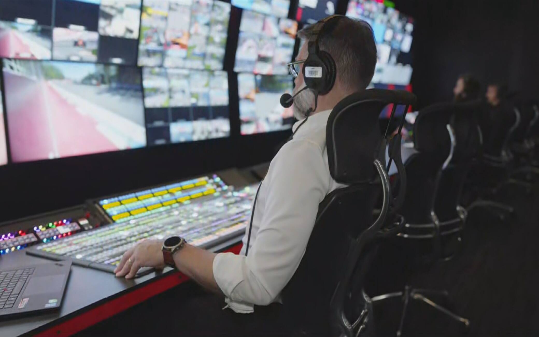 Come funziona una qualifica di Formula 2? Sky va dietro le quinte a Biggin Hill. VIDEO
