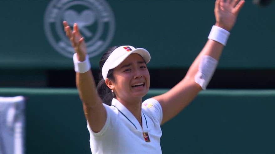 Wimbledon, Swiatek eliminata: Eala vince e si commuove