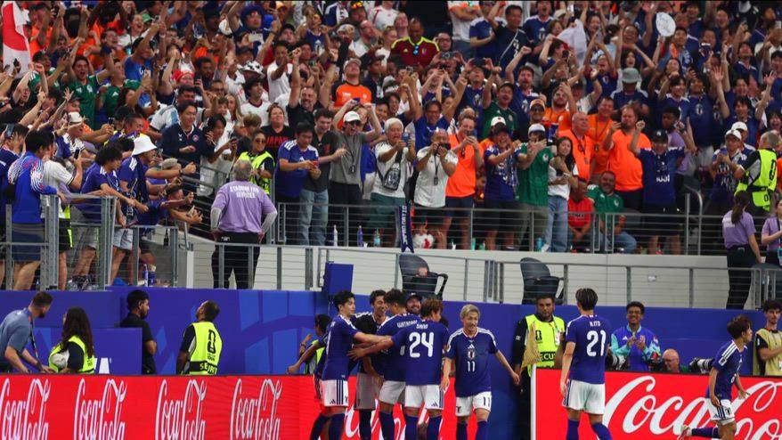 Giappone, pulizie...Mondiali in spogliatoio