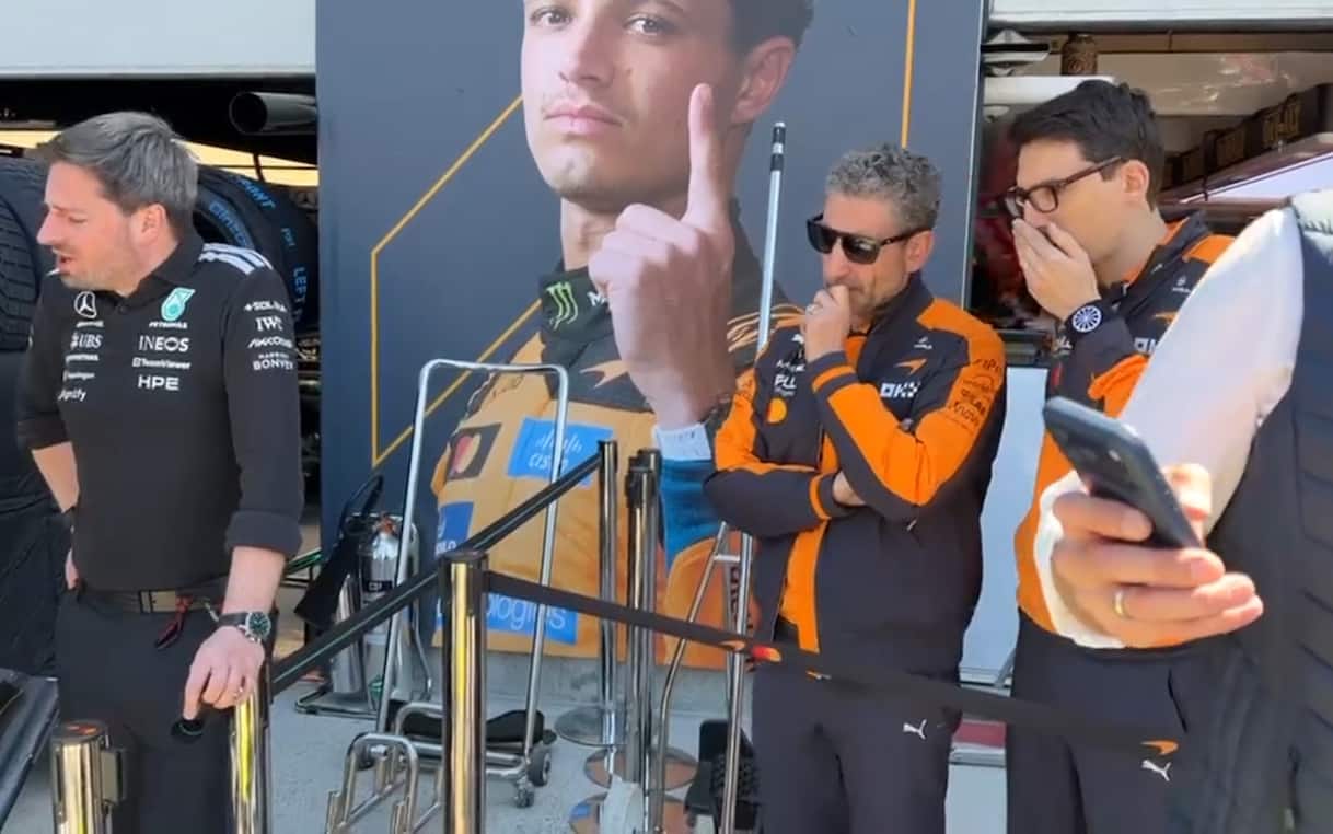 https://sport.sky.it/assets/images/b443062d51a320bdf9ff3574919c25f940ab615b/skysport/it/motori/formula-1/video/2026/05/22/stella-mclarem-osserva-mercedes-gp-canada-video-1099970/f1_stella_mclaren_box_mercedes_video.jpg?im=Resize,width=1218