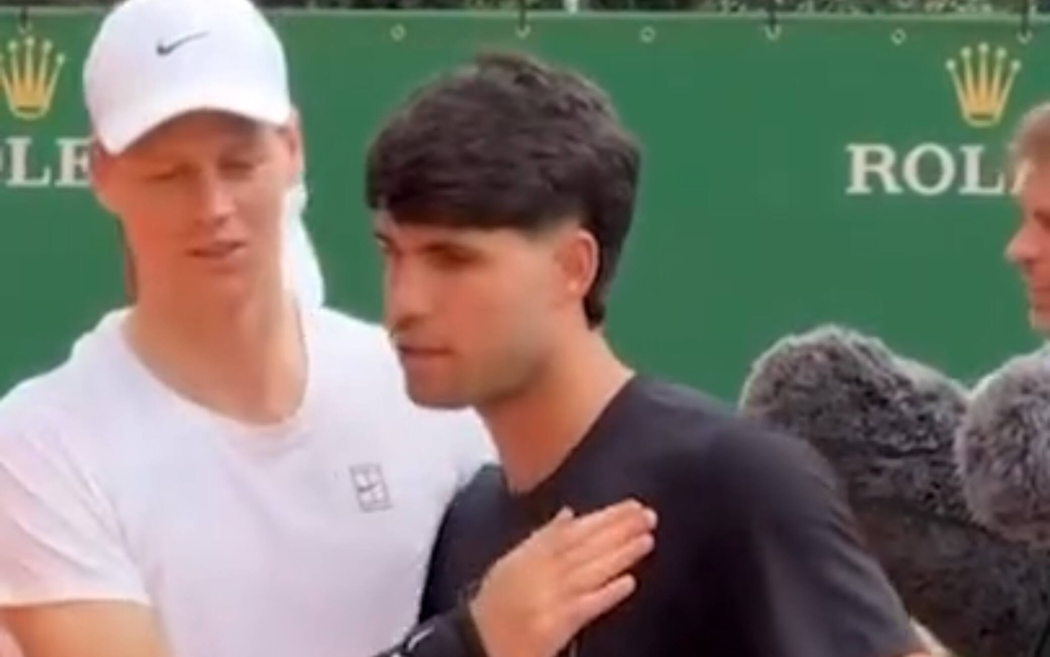 Sinner-Alcaraz, incontro e saluto all'Atp Monte-Carlo. VIDEO