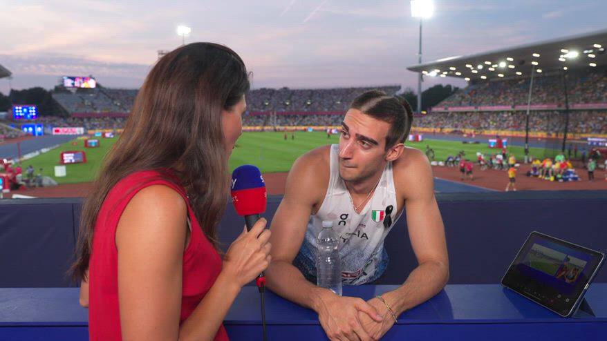 Dezza: "Questa nuova capigliatura ha portato bene"