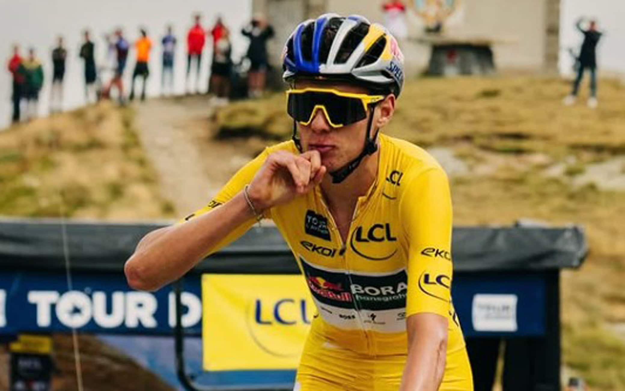 Ciclismo, Lorenzo Finn correrà con i professionisti: l'annuncio