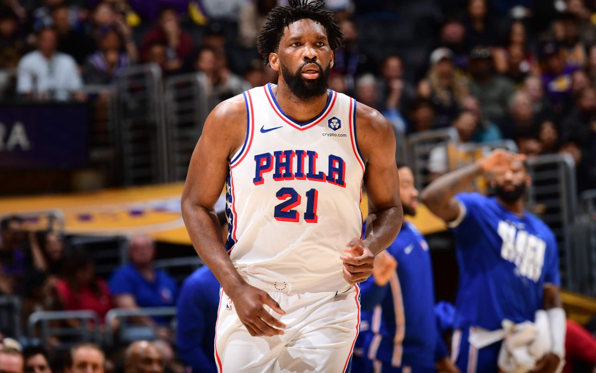 NBA, che Embiid a Los Angeles: 35 punti e 13/19 dal campo, ma alla fine vincono i Lakers